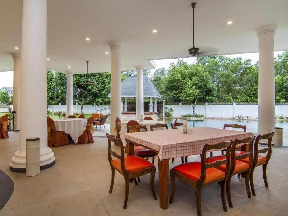 The Kahaani Hotell Ayer Keroh Exteriör bild